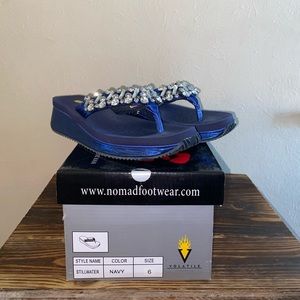 Volatile Navy Bling Platform Flip Flops Size 6 **like new!**